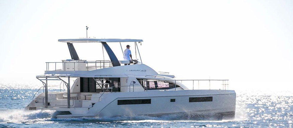 Rent Power Catamaran Shashani
